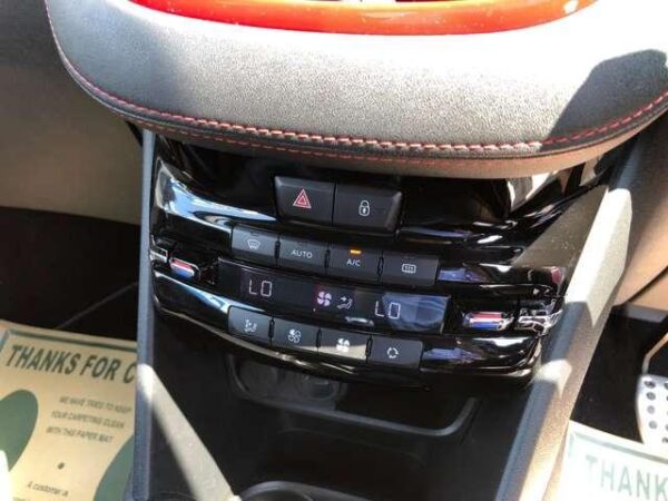 Ref:AUX-19189606 PEUGEOT 208 2013 - Image 6