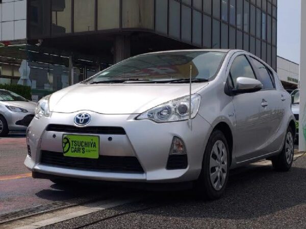 Ref:AUX-19199889 TOYOTA AQUA 2014