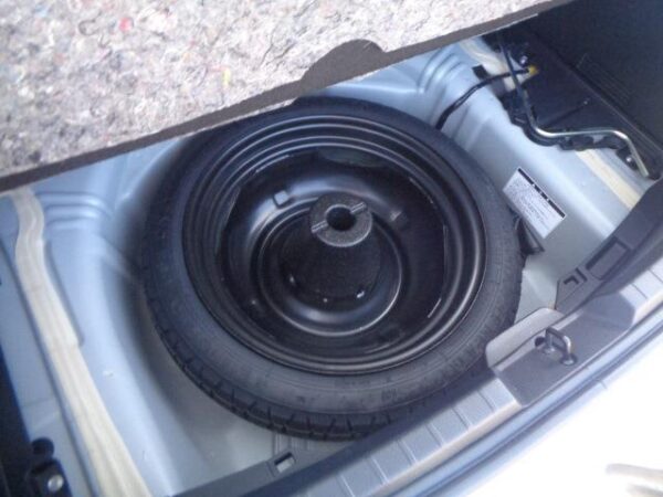 Ref:AUX-19219077 TOYOTA VITZ 2014 - Image 16