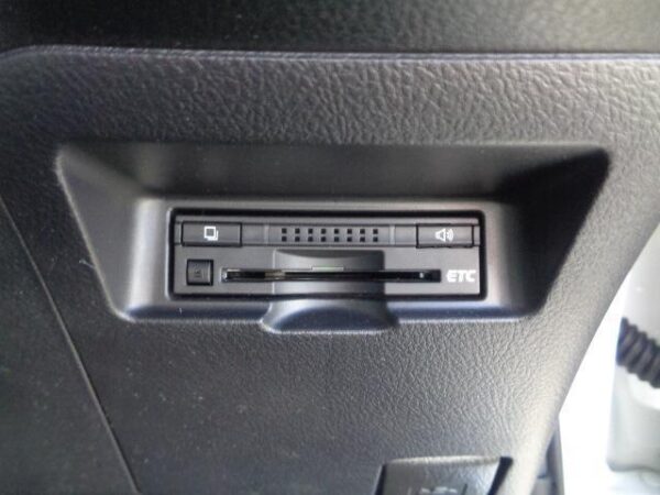Ref:AUX-19219077 TOYOTA VITZ 2014 - Image 17