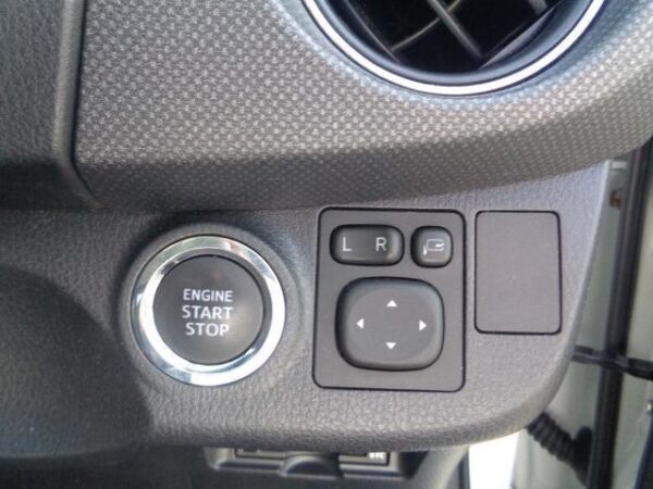Ref:AUX-19219077 TOYOTA VITZ 2014 - Image 18