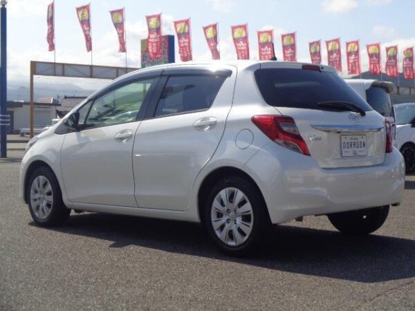 Ref:AUX-19219077 TOYOTA VITZ 2014 - Image 8