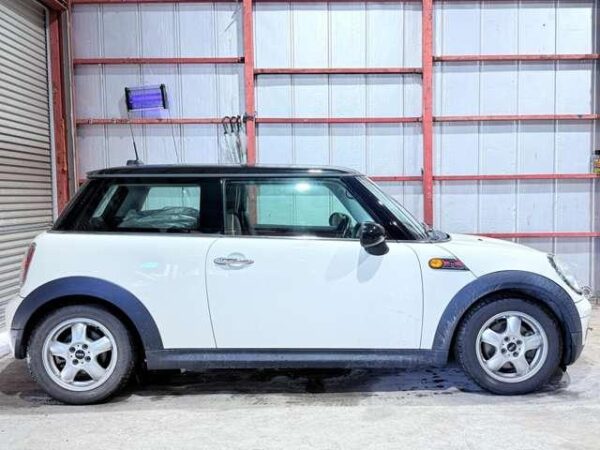 Ref:AUX-19220718 MINI MINI 2010 - Image 4