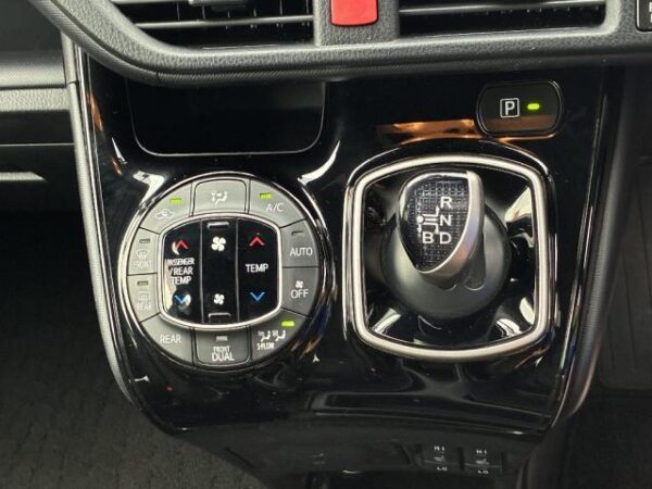 Ref:AUX-19231027 TOYOTA NOAH 2020 - Image 13