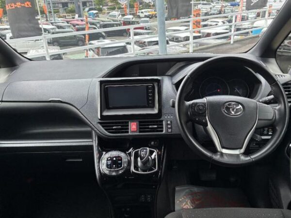 Ref:AUX-19231027 TOYOTA NOAH 2020 - Image 3