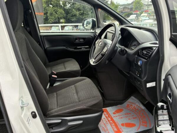 Ref:AUX-19231027 TOYOTA NOAH 2020 - Image 5