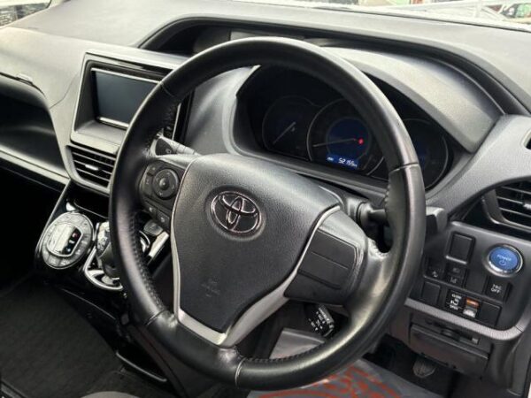 Ref:AUX-19231027 TOYOTA NOAH 2020 - Image 8