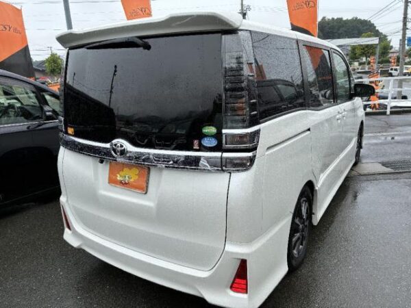 Ref:AUX-19231263 TOYOTA VOXY 2017 - Image 2
