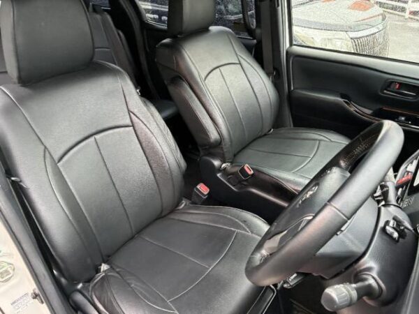 Ref:AUX-19231263 TOYOTA VOXY 2017 - Image 4