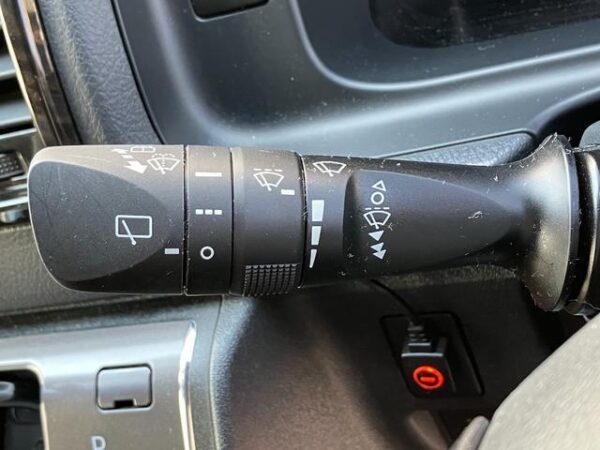 Ref:AUX-19238918 TOYOTA HIACE VAN 2023 - Image 15