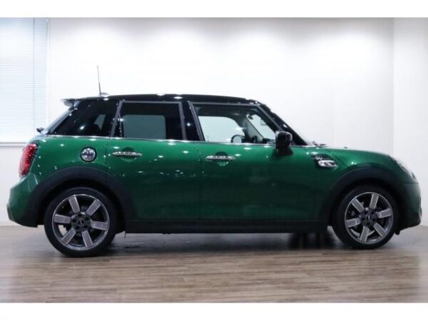 Ref:AUX-19240714 MINI MINI 2020 - Image 8