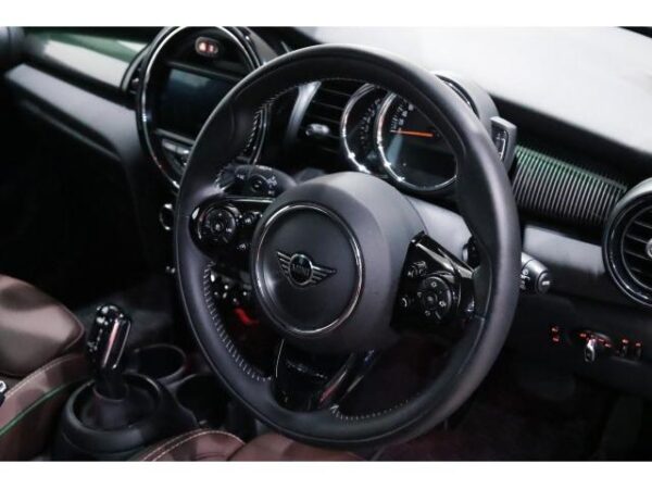 Ref:AUX-19240714 MINI MINI 2020 - Image 9