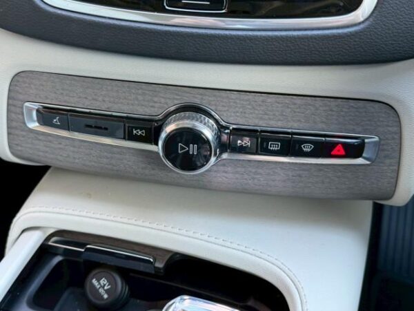 Ref:AUX-19243801 VOLVO XC90 2023 - Image 13