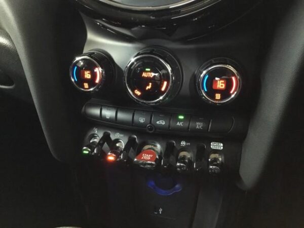 Ref:AUX-19263972 MINI MINI 2020 - Image 16