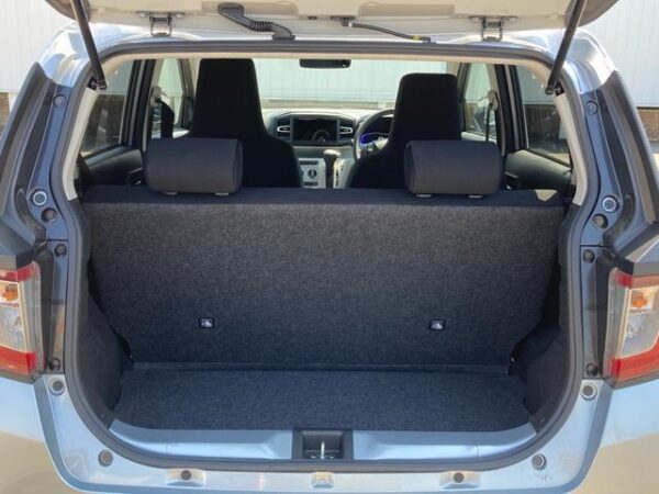 Ref:AUX-19271410 DAIHATSU MIRA E:S 2024 - Image 17