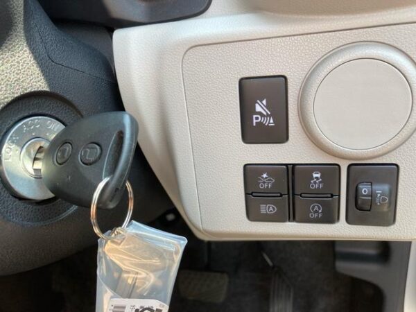 Ref:AUX-19271410 DAIHATSU MIRA E:S 2024 - Image 4