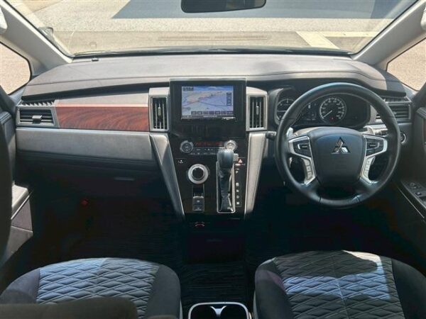 Ref:AUX-19280007 MITSUBISHI DELICA D:5 2022 - Image 2