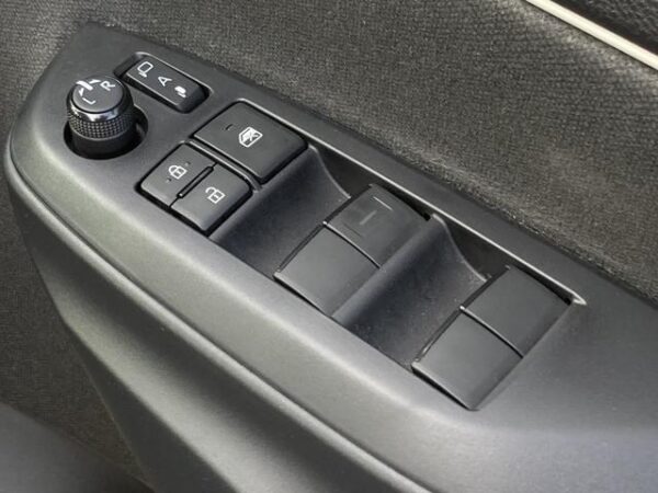 Ref:AUX-19306470 TOYOTA YARIS 2020 - Image 18