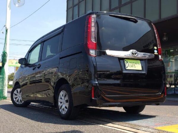 Ref:AUX-19307520 TOYOTA NOAH 2015 - Image 2
