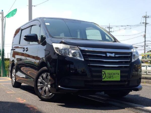 Ref:AUX-19307520 TOYOTA NOAH 2015
