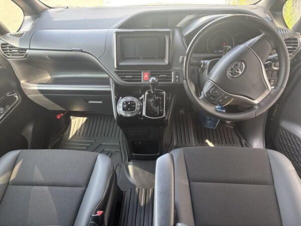 Ref:AUX-19307545 TOYOTA NOAH 2021 - Image 8