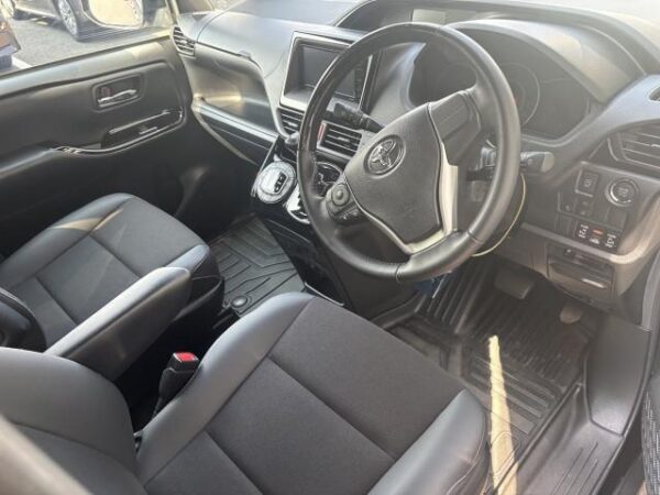 Ref:AUX-19307545 TOYOTA NOAH 2021 - Image 9