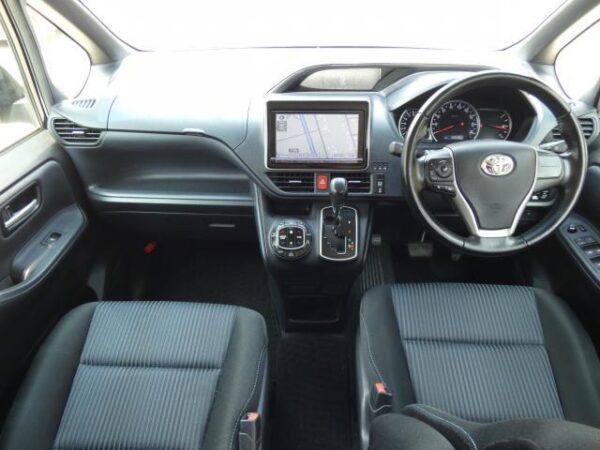 Ref:AUX-19307633 TOYOTA VOXY 2014 - Image 2