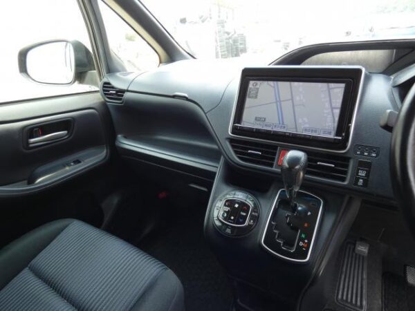 Ref:AUX-19307633 TOYOTA VOXY 2014 - Image 20