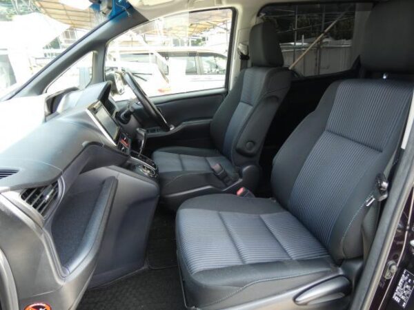 Ref:AUX-19307633 TOYOTA VOXY 2014 - Image 6