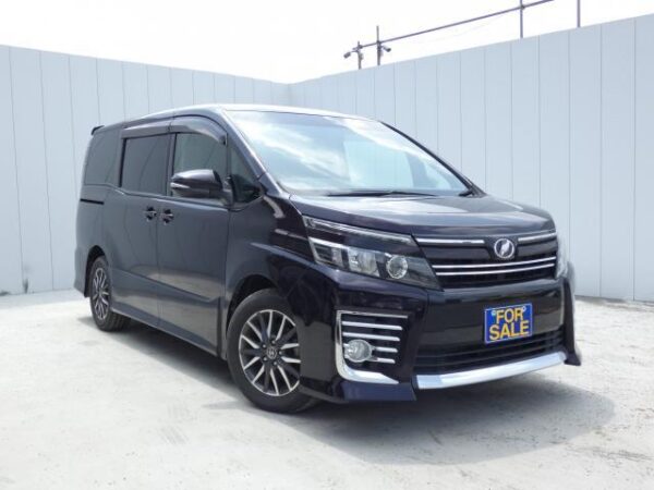 Ref:AUX-19307633 TOYOTA VOXY 2014