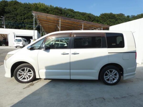 Ref:AUX-19307758 MITSUBISHI DELICA D:5 2008 - Image 12