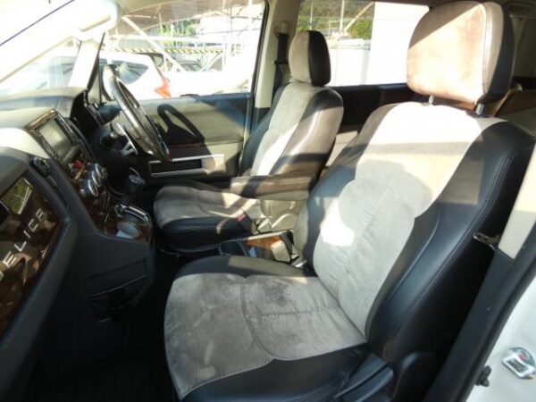 Ref:AUX-19307758 MITSUBISHI DELICA D:5 2008 - Image 6