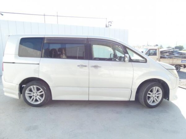 Ref:AUX-19307758 MITSUBISHI DELICA D:5 2008 - Image 10