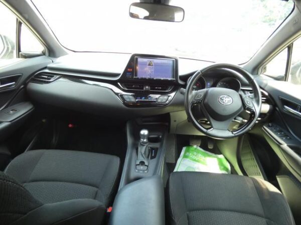 Ref:AUX-19311011 TOYOTA C-HR 2017 - Image 2