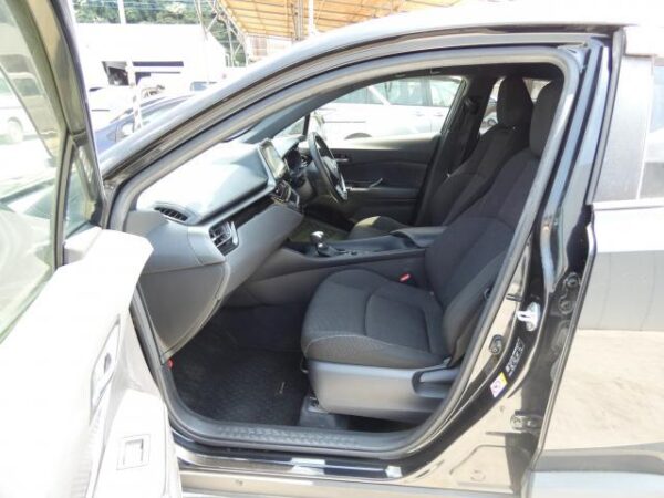 Ref:AUX-19311011 TOYOTA C-HR 2017 - Image 13