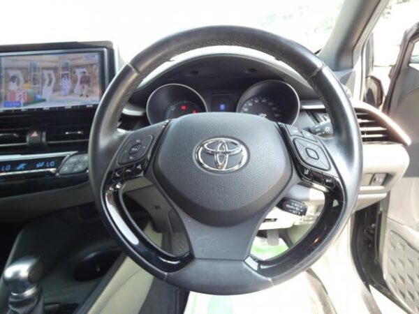 Ref:AUX-19311011 TOYOTA C-HR 2017 - Image 18