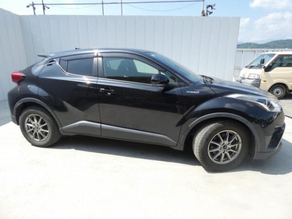Ref:AUX-19311011 TOYOTA C-HR 2017 - Image 10