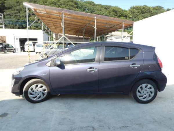 Ref:AUX-19311028 TOYOTA AQUA 2015 - Image 12