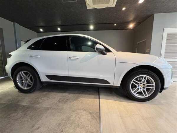 Ref:AUX-19311330 PORSCHE MACAN 2021 - Image 2