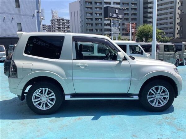Ref:AUX-19317875 MITSUBISHI PAJERO 2017 - Image 4