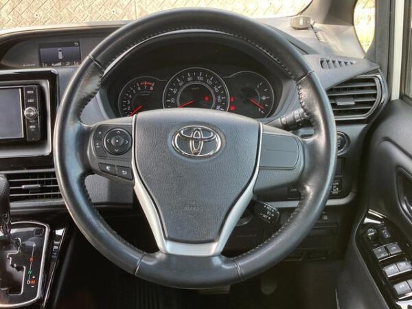 Ref:AUX-19321695 TOYOTA VOXY 2017 - Image 16