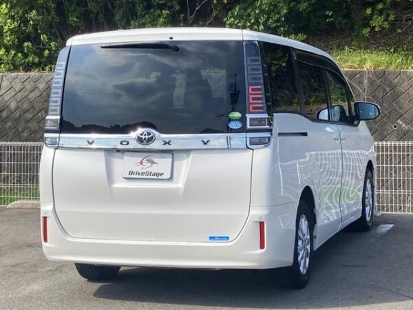 Ref:AUX-19321695 TOYOTA VOXY 2017 - Image 4