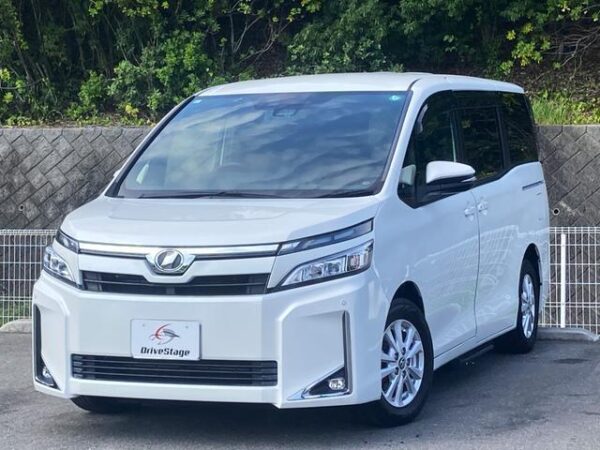 Ref:AUX-19321695 TOYOTA VOXY 2017