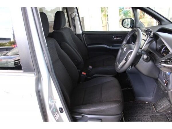 Ref:AUX-19326399 TOYOTA VOXY 2014 - Image 18