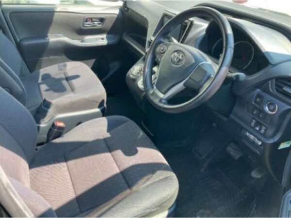 Ref:AUX-19333285 TOYOTA VOXY 2014 - Image 3