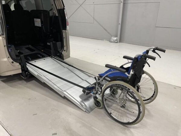 Ref:AUX-19338129 NISSAN SERENA 2018 - Image 6