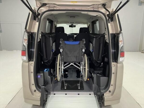 Ref:AUX-19338129 NISSAN SERENA 2018 - Image 8