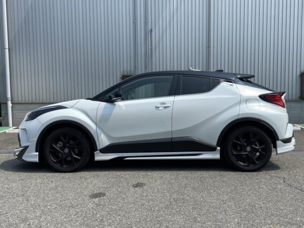 Ref:AUX-19342303 TOYOTA C-HR 2023 - Image 4