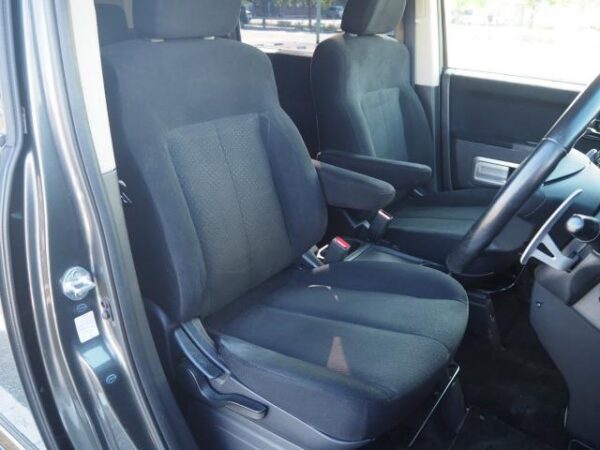 Ref:AUX-19364648 MITSUBISHI DELICA D:5 2013 - Image 11