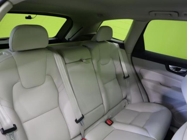 Ref:AUX-19394644 VOLVO XC60 2022 - Image 12
